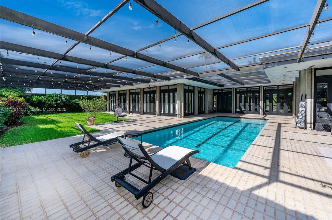 Recently Sold: $1,650,000 (4 beds, 4 baths, 2735 Square Feet)