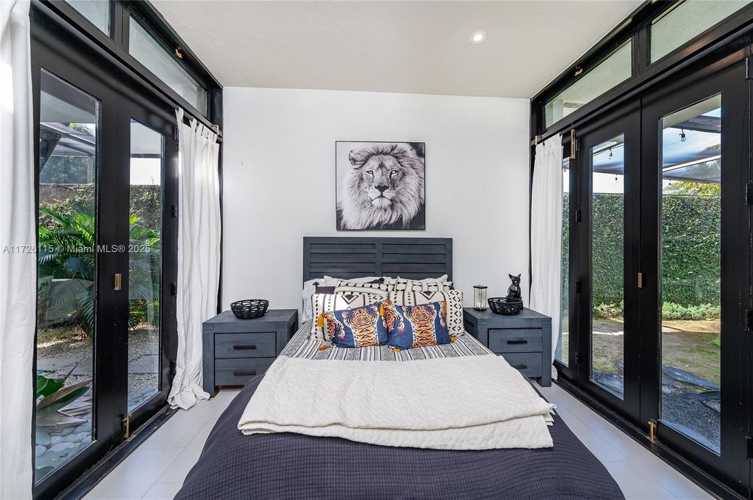 Recently Sold: $1,650,000 (4 beds, 4 baths, 2735 Square Feet)