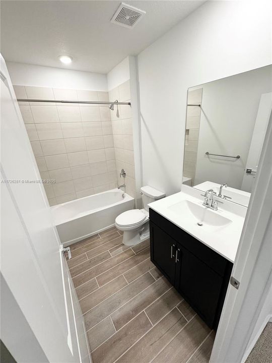 Recientemente alquilado: $2,700 (3 camas, 2 baños, 1785 Pies cuadrados)