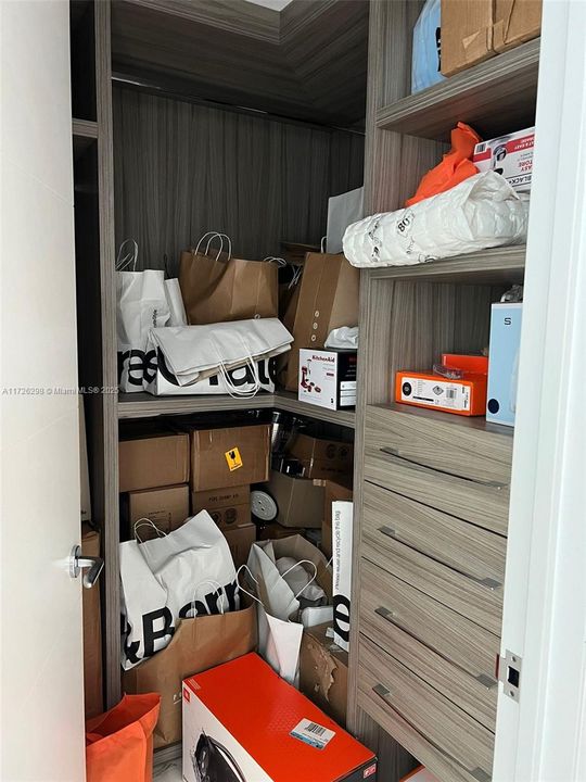 待售: $2,999,000 (3 贝兹, 3 浴室, 1956 平方英尺)