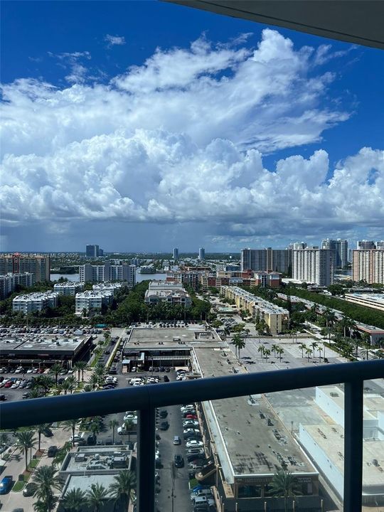 待售: $2,999,000 (3 贝兹, 3 浴室, 1956 平方英尺)