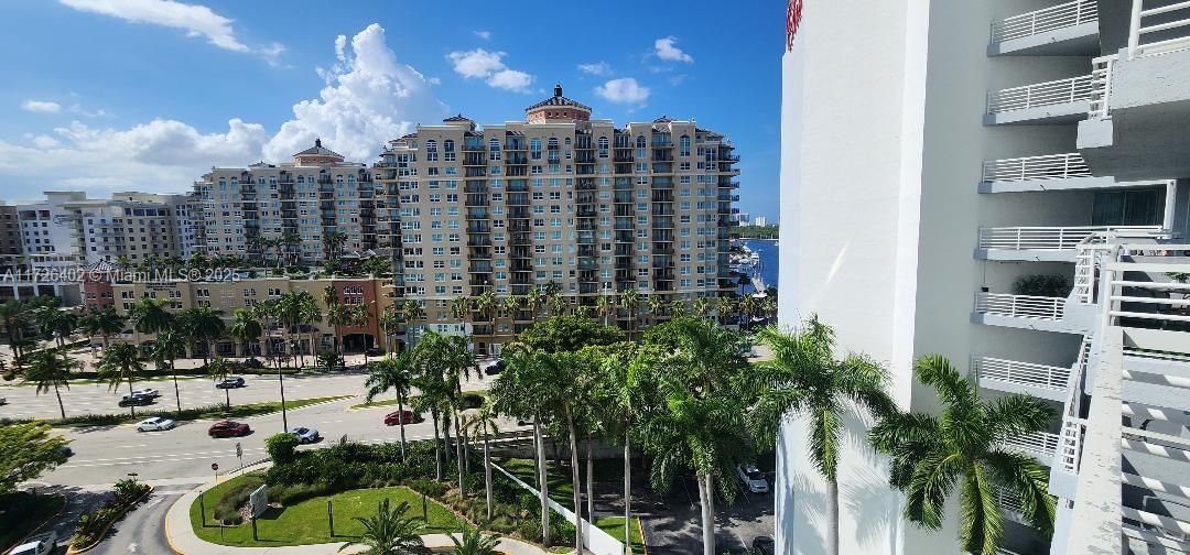 На продажу: $199,000 (1 спален, 1 ванн, 586 Квадратных фут)