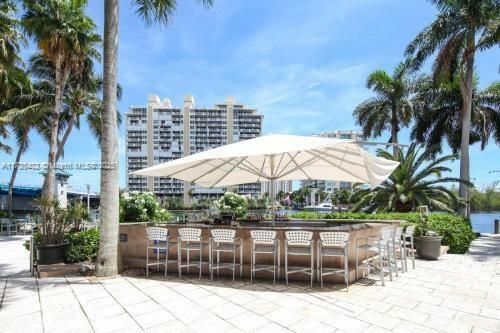 На продажу: $199,000 (1 спален, 1 ванн, 586 Квадратных фут)