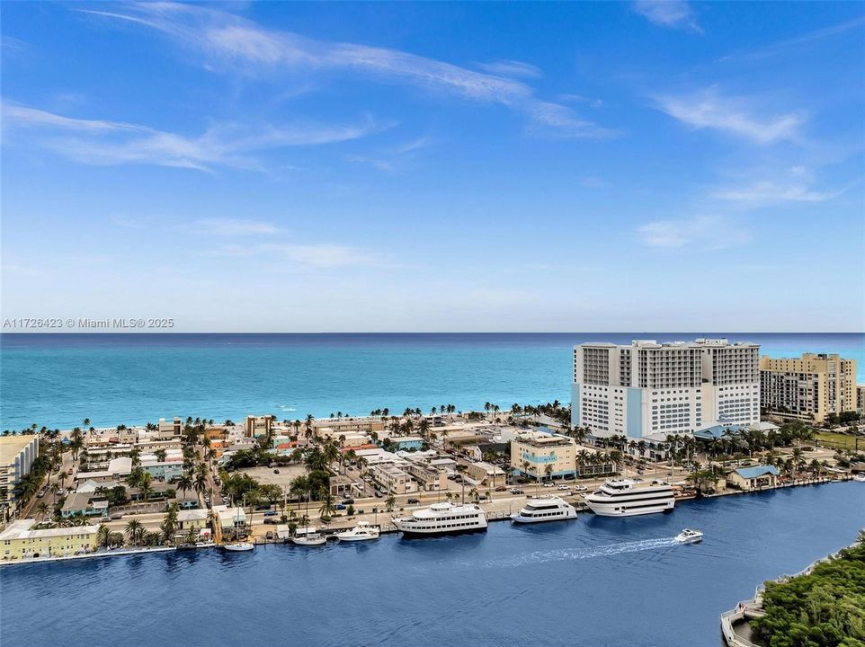 На продажу: $8,500,000 (0.95 acres)