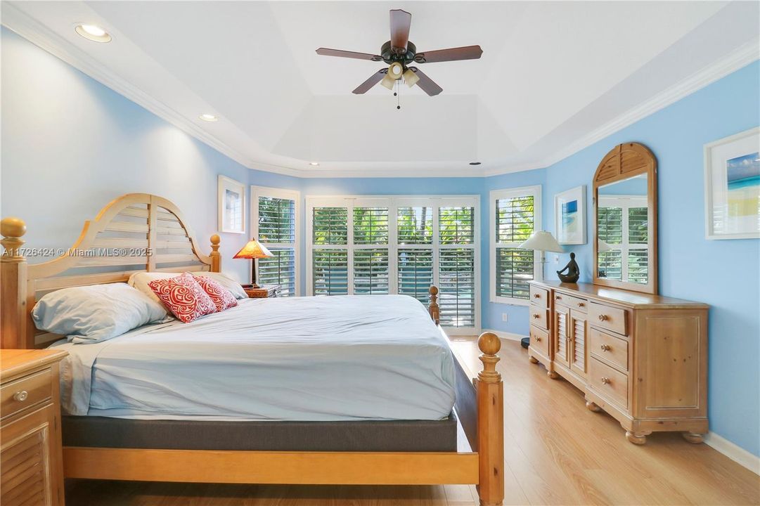 Vendido Recientemente: $749,000 (4 camas, 2 baños, 2015 Pies cuadrados)