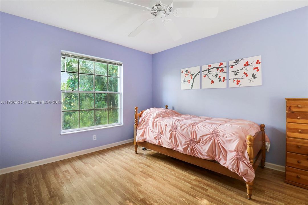 Vendido Recientemente: $749,000 (4 camas, 2 baños, 2015 Pies cuadrados)