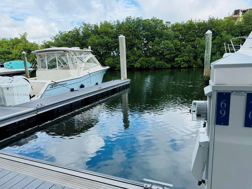 Недавно продано: $1,200 (Нет данных)