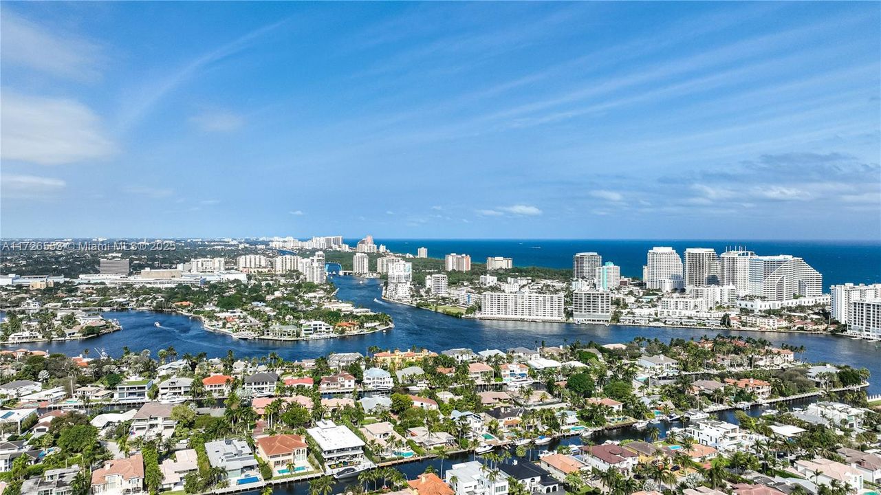 Недавно продано: $7,900,000 (5 спален, 5 ванн, 5925 Квадратных фут)