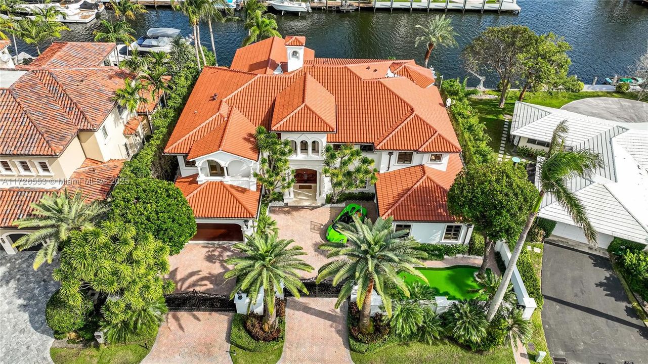 Недавно продано: $7,900,000 (5 спален, 5 ванн, 5925 Квадратных фут)