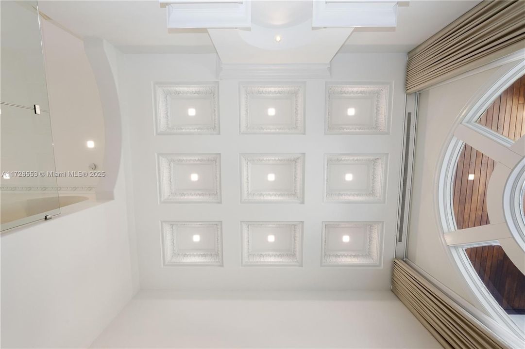 Недавно продано: $7,900,000 (5 спален, 5 ванн, 5925 Квадратных фут)