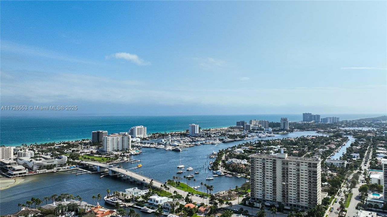 Недавно продано: $7,900,000 (5 спален, 5 ванн, 5925 Квадратных фут)