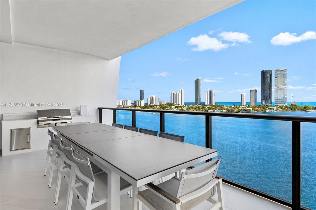 最近售出: $4,250,000 (4 贝兹, 5 浴室, 3669 平方英尺)