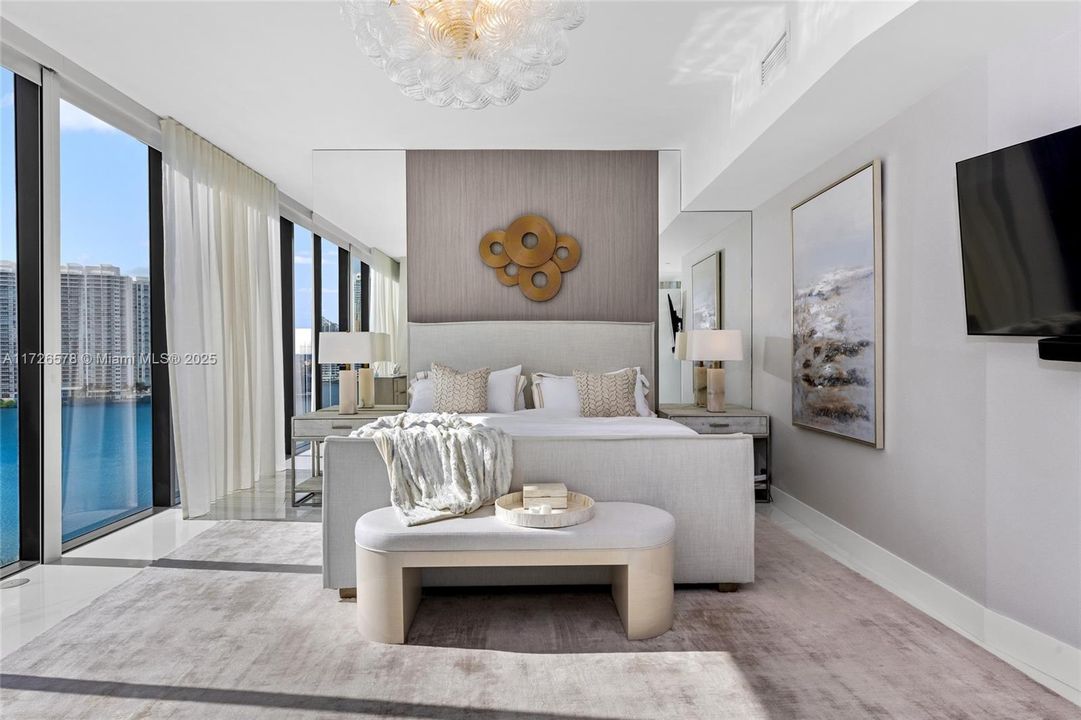 最近售出: $4,250,000 (4 贝兹, 5 浴室, 3669 平方英尺)