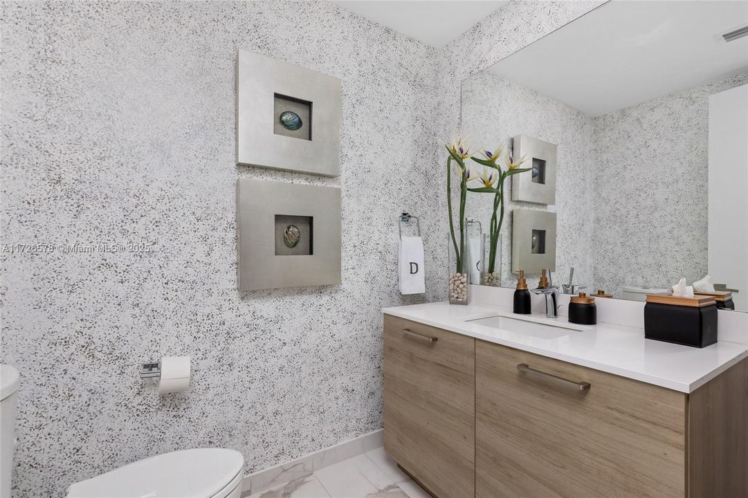 最近售出: $4,250,000 (4 贝兹, 5 浴室, 3669 平方英尺)