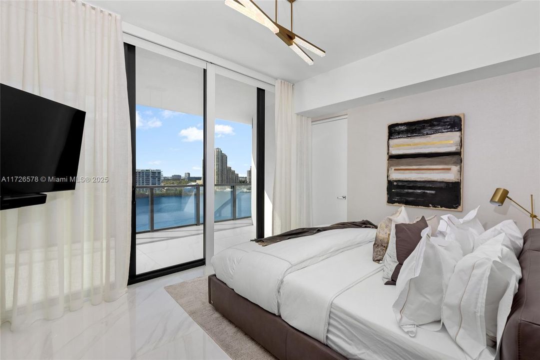 最近售出: $4,250,000 (4 贝兹, 5 浴室, 3669 平方英尺)