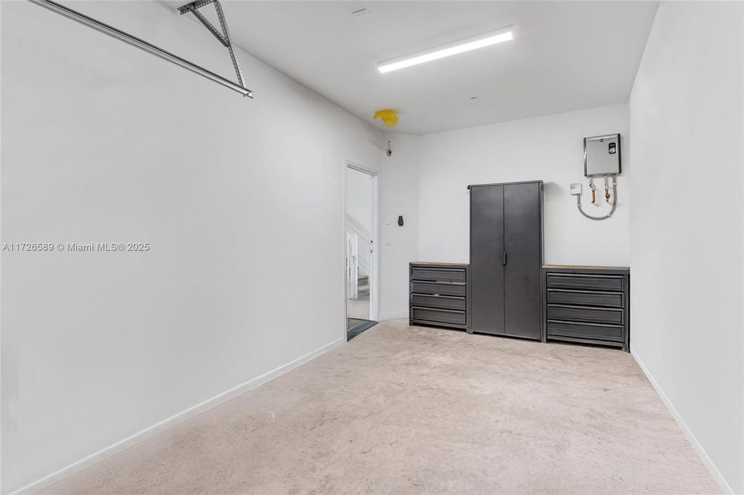 For Sale: $630,000 (3 beds, 2 baths, 1888 Square Feet)