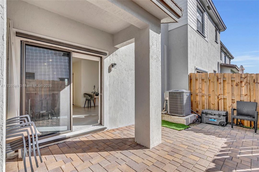 For Sale: $630,000 (3 beds, 2 baths, 1888 Square Feet)