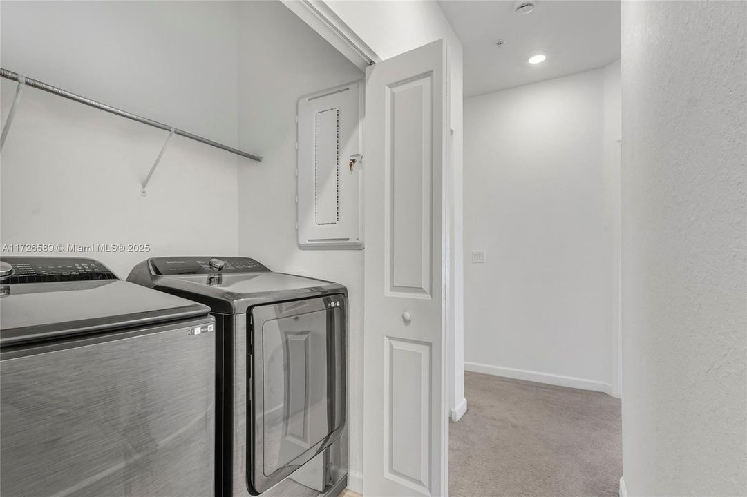 For Sale: $630,000 (3 beds, 2 baths, 1888 Square Feet)