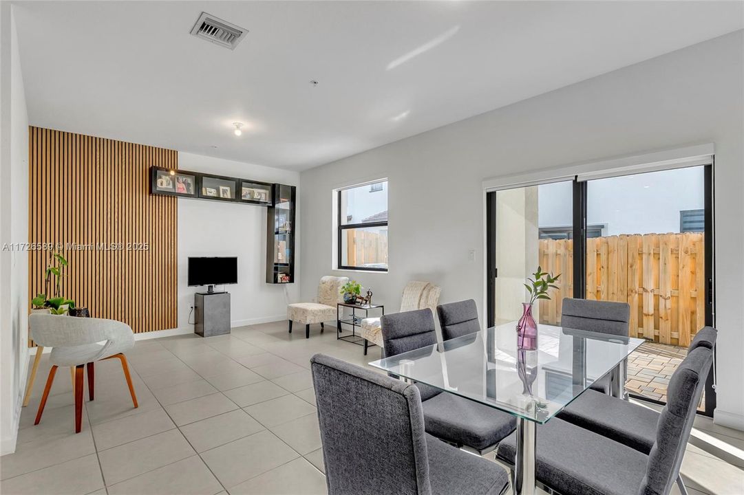 For Sale: $630,000 (3 beds, 2 baths, 1888 Square Feet)