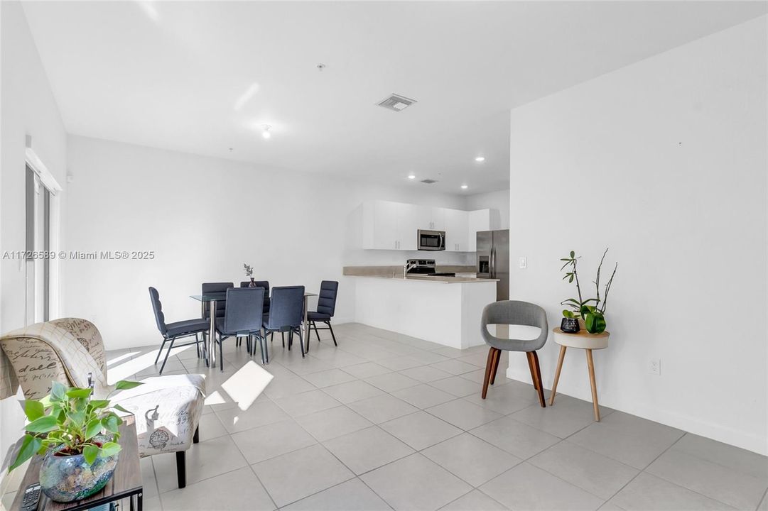 For Sale: $630,000 (3 beds, 2 baths, 1888 Square Feet)