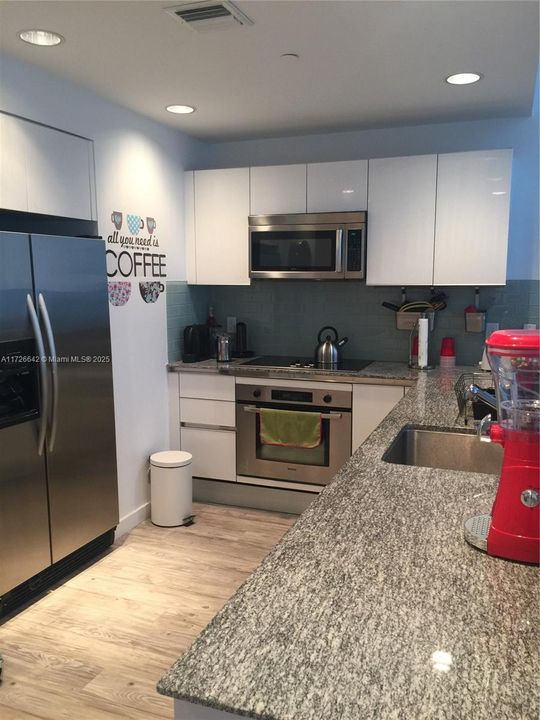 Recently Rented: $3,000 (1 beds, 2 baths, 1147 Square Feet)