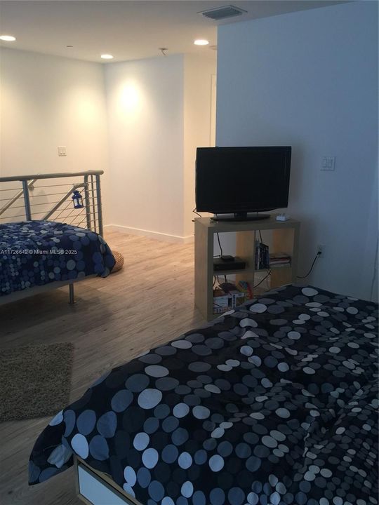 Recently Rented: $3,000 (1 beds, 2 baths, 1147 Square Feet)