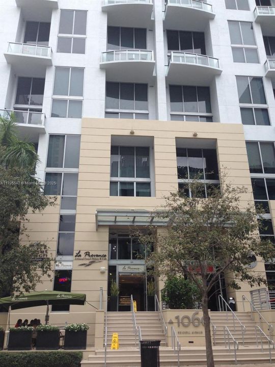 Recently Rented: $3,000 (1 beds, 2 baths, 1147 Square Feet)