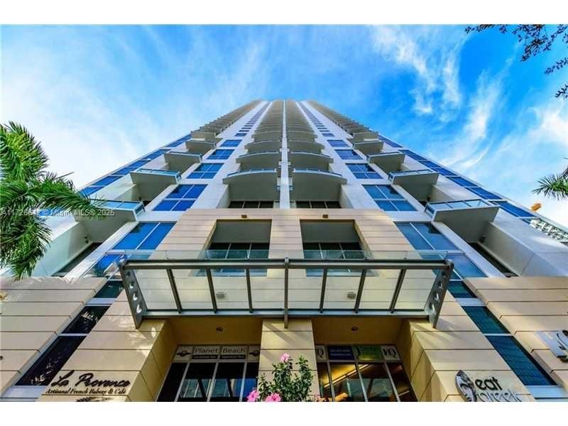 Recently Rented: $3,000 (1 beds, 2 baths, 1147 Square Feet)