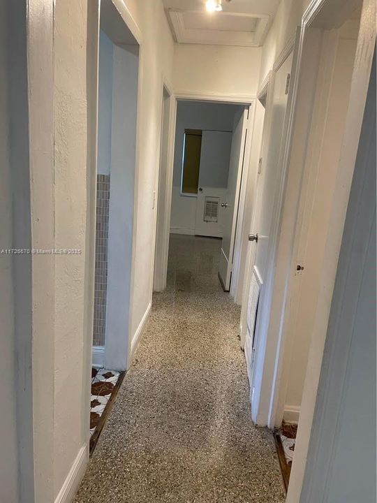 For Sale: $535,000 (2 beds, 1 baths, 880 Square Feet)