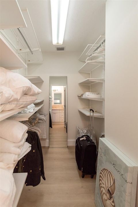 Walkin Closet