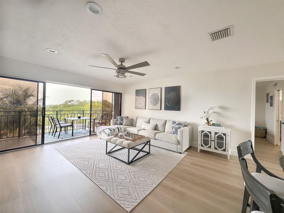 Recientemente alquilado: $4,000 (2 camas, 2 baños, 1282 Pies cuadrados)