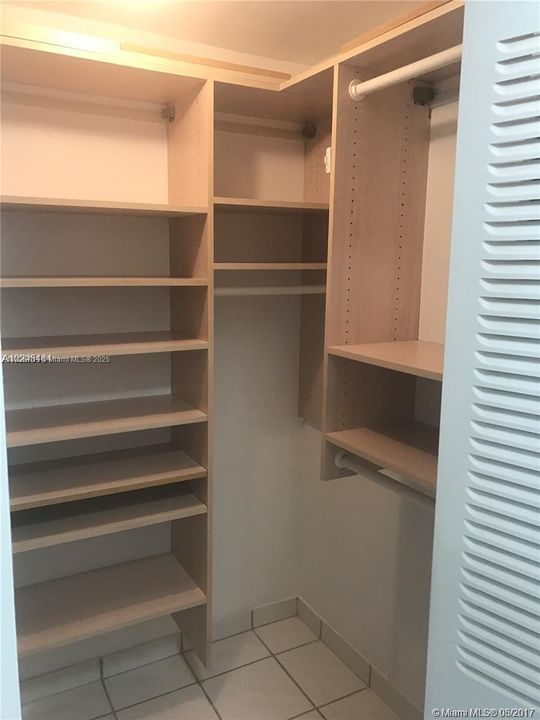 Vendido Recientemente: $335,000 (1 camas, 1 baños, 718 Pies cuadrados)