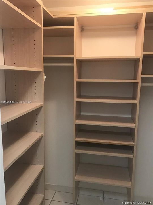 Vendido Recientemente: $335,000 (1 camas, 1 baños, 718 Pies cuadrados)