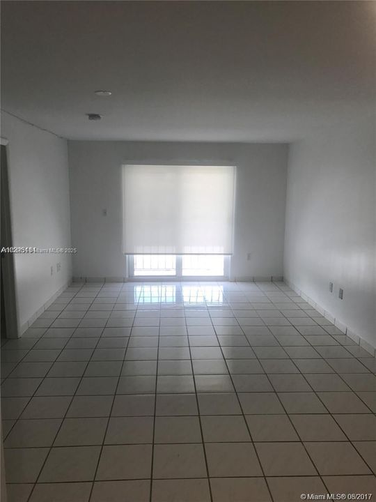 Vendido Recientemente: $335,000 (1 camas, 1 baños, 718 Pies cuadrados)