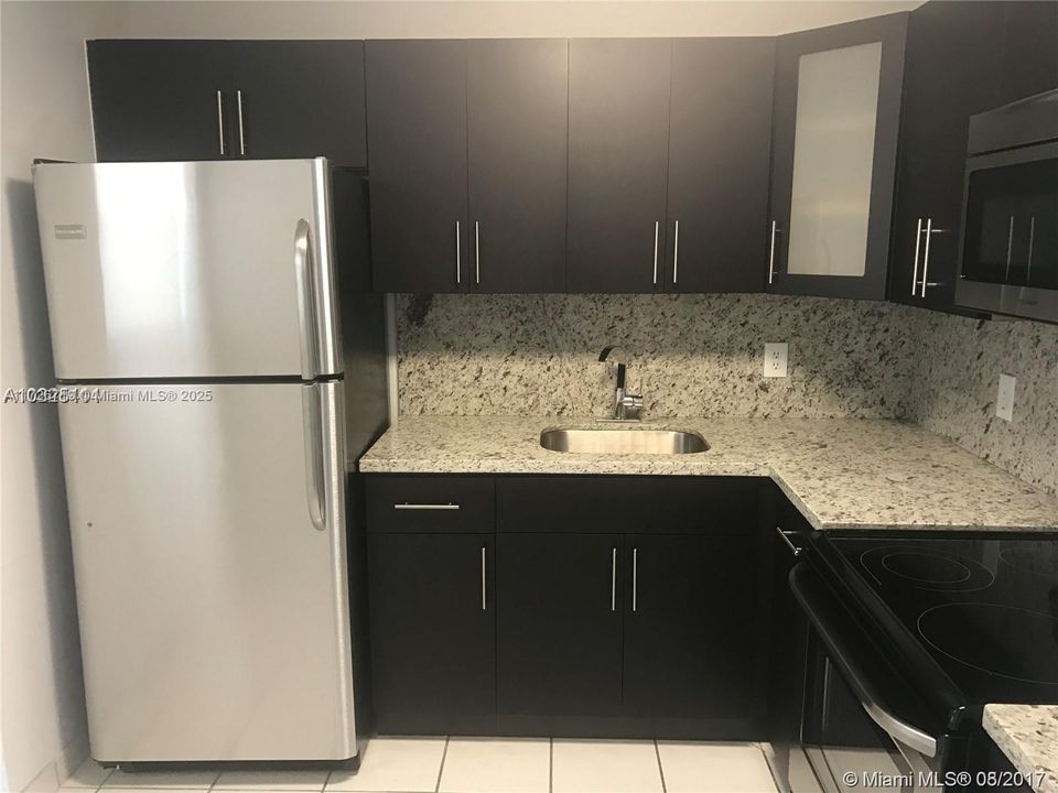 Vendido Recientemente: $335,000 (1 camas, 1 baños, 718 Pies cuadrados)