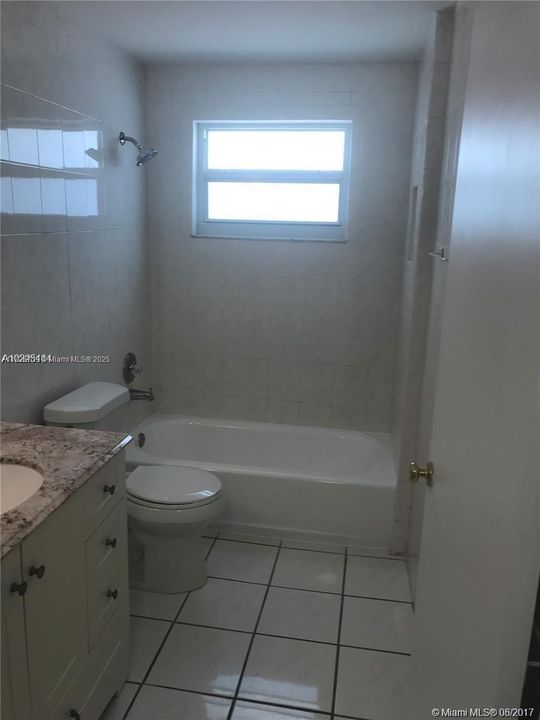 Vendido Recientemente: $335,000 (1 camas, 1 baños, 718 Pies cuadrados)
