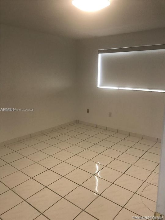 Vendido Recientemente: $335,000 (1 camas, 1 baños, 718 Pies cuadrados)