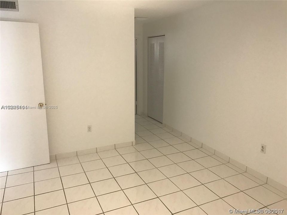 Vendido Recientemente: $335,000 (1 camas, 1 baños, 718 Pies cuadrados)