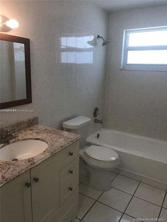 Vendido Recientemente: $335,000 (1 camas, 1 baños, 718 Pies cuadrados)