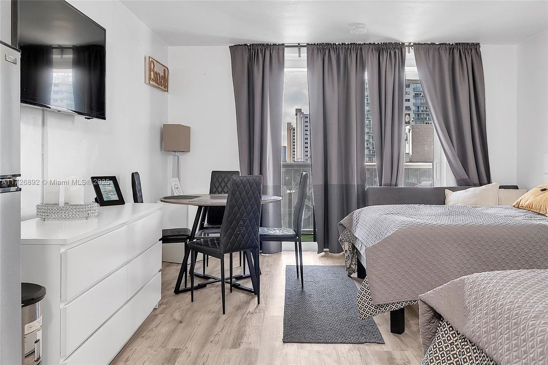 На продажу: $150,000 (0 спален, 1 ванн, 360 Квадратных фут)