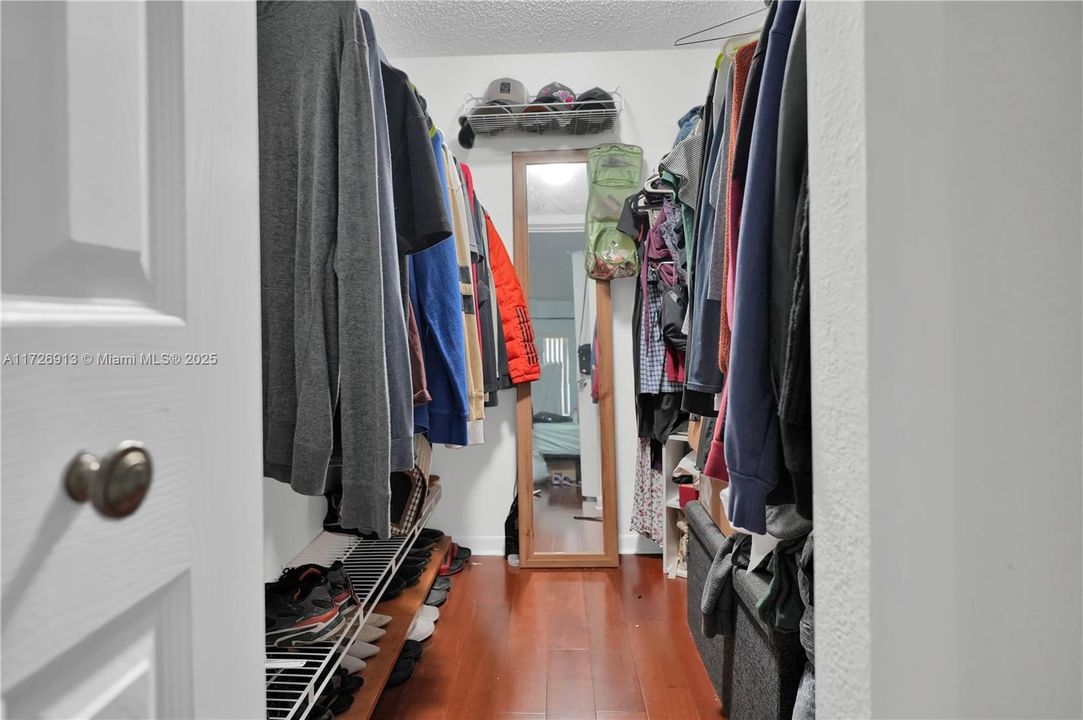 最近售出: $199,000 (1 贝兹, 1 浴室, 850 平方英尺)