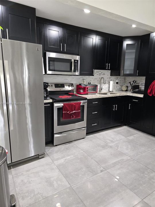 Recently Sold: $324,900 (2 beds, 2 baths, 1060 Square Feet)