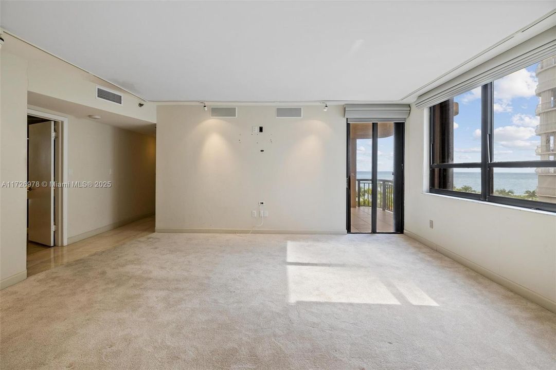 待售: $2,950,000 (3 贝兹, 2 浴室, 2353 平方英尺)