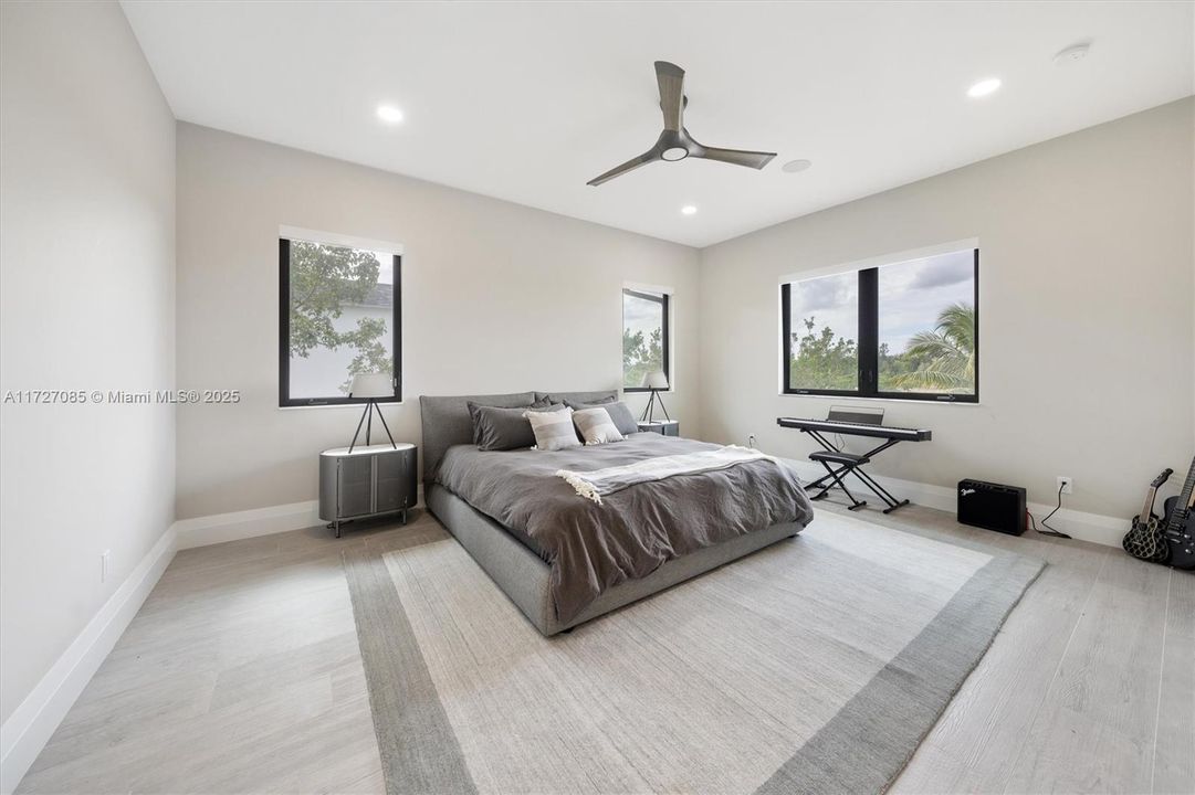 For Sale: $6,250,000 (7 beds, 8 baths, 9019 Square Feet)