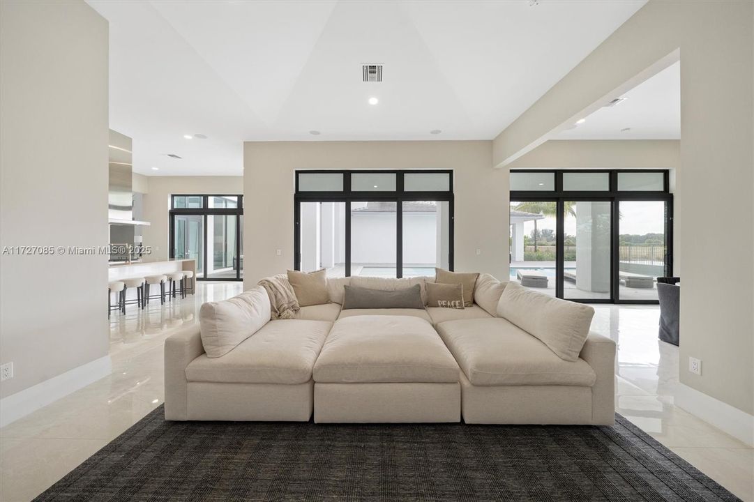 For Sale: $6,250,000 (7 beds, 8 baths, 9019 Square Feet)