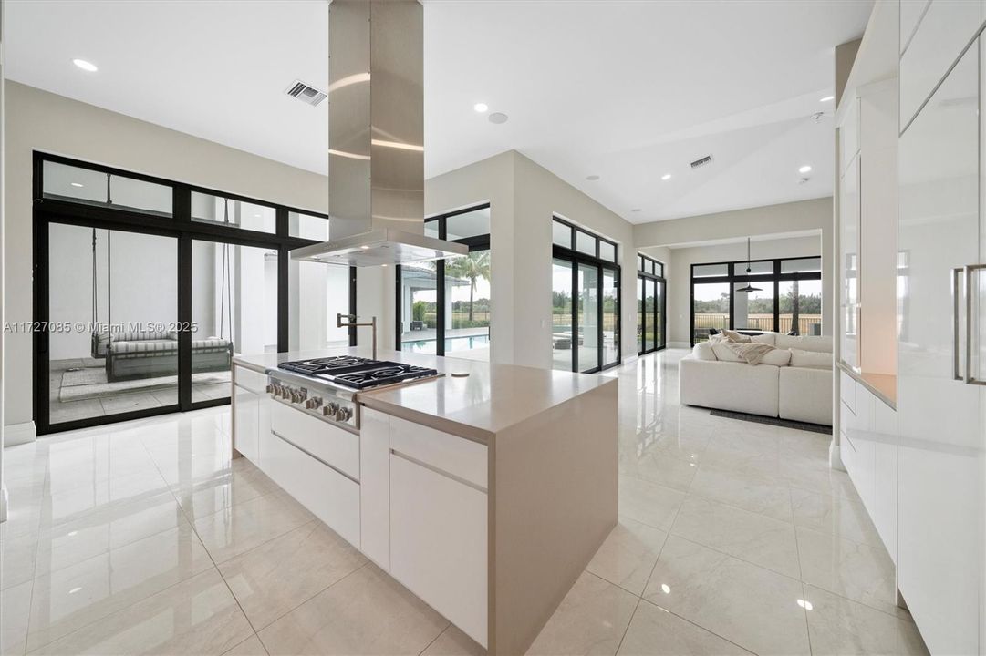 For Sale: $6,250,000 (7 beds, 8 baths, 9019 Square Feet)