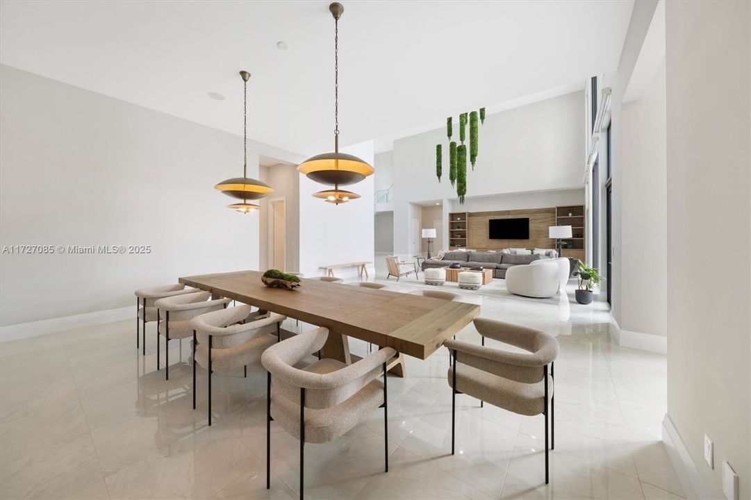 For Sale: $6,250,000 (7 beds, 8 baths, 9019 Square Feet)