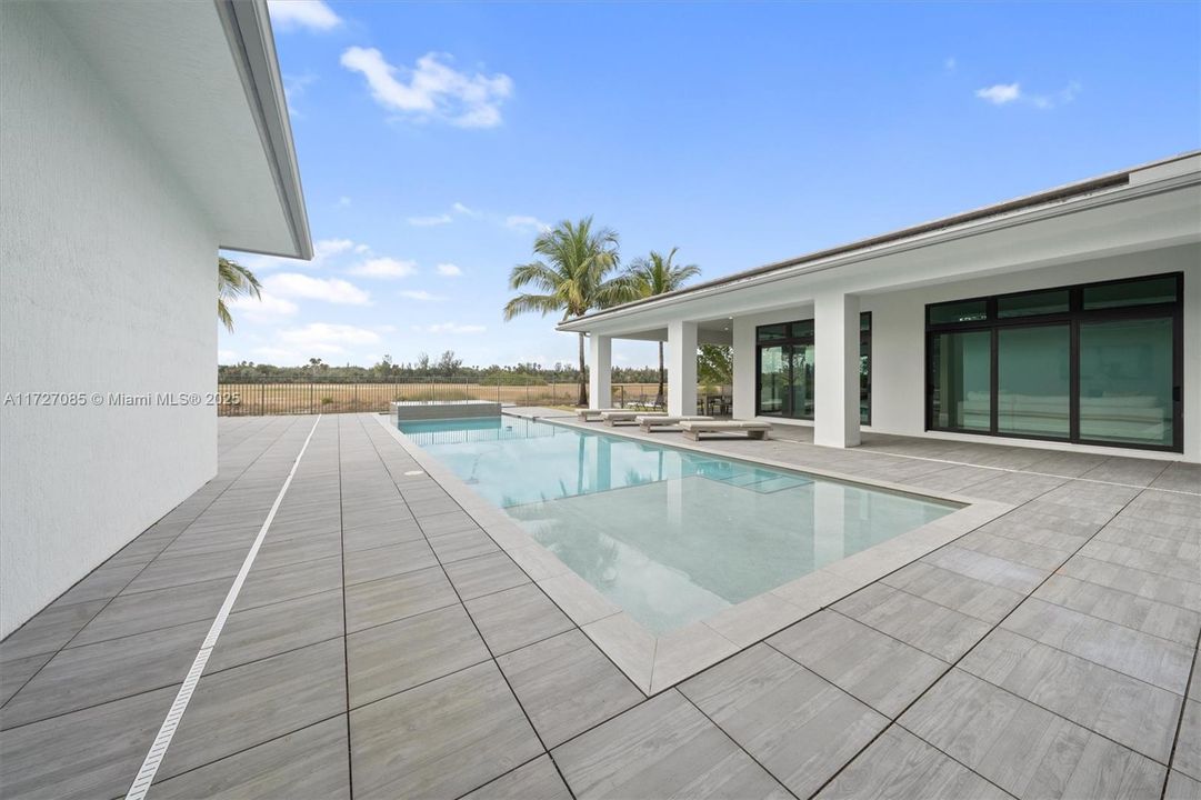 For Sale: $6,250,000 (7 beds, 8 baths, 9019 Square Feet)