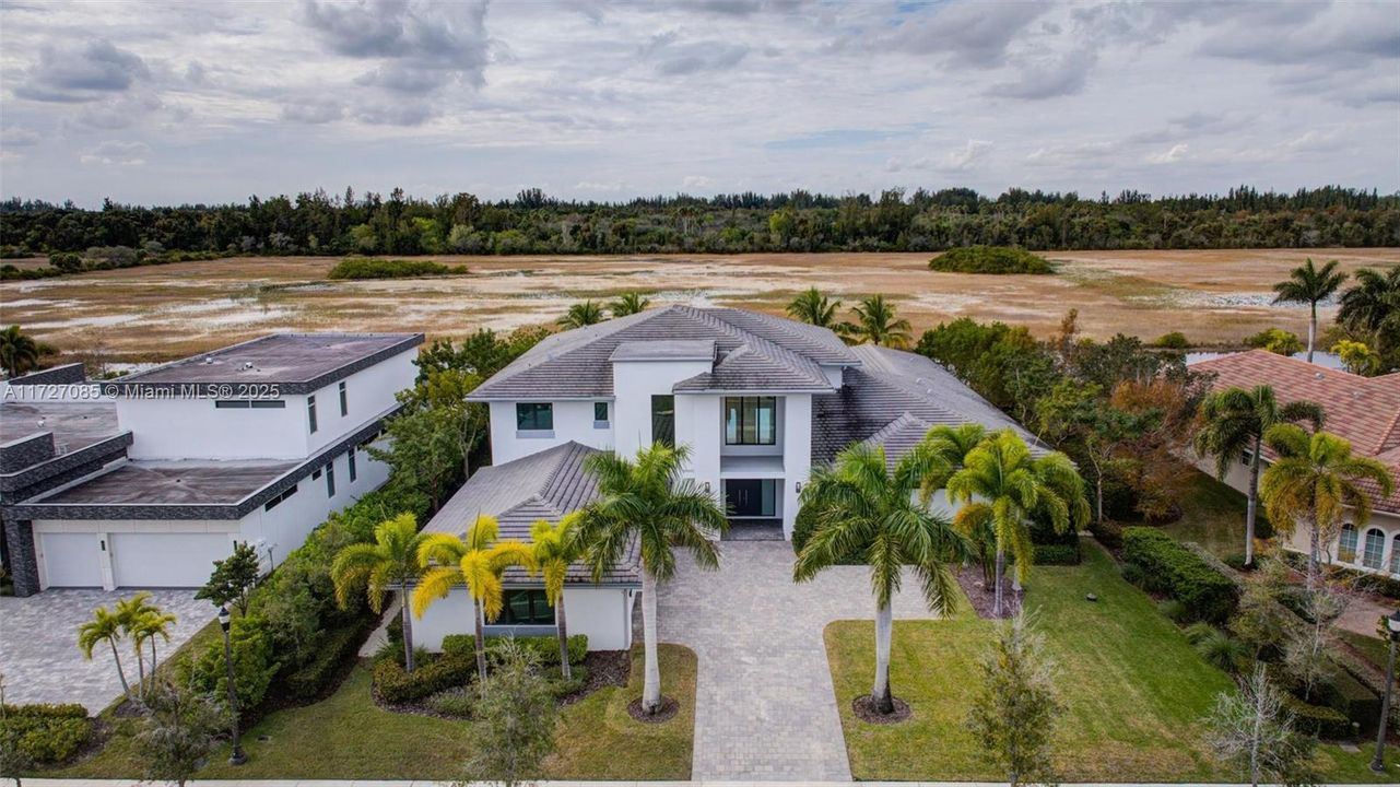 For Sale: $6,250,000 (7 beds, 8 baths, 9019 Square Feet)
