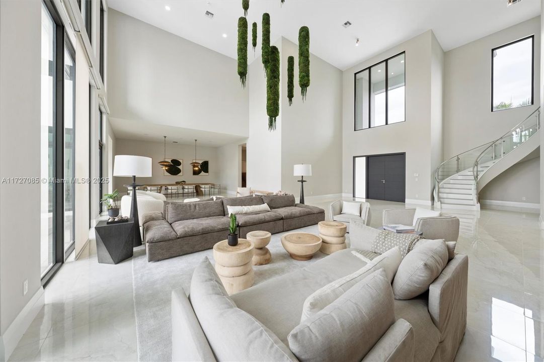For Sale: $6,250,000 (7 beds, 8 baths, 9019 Square Feet)